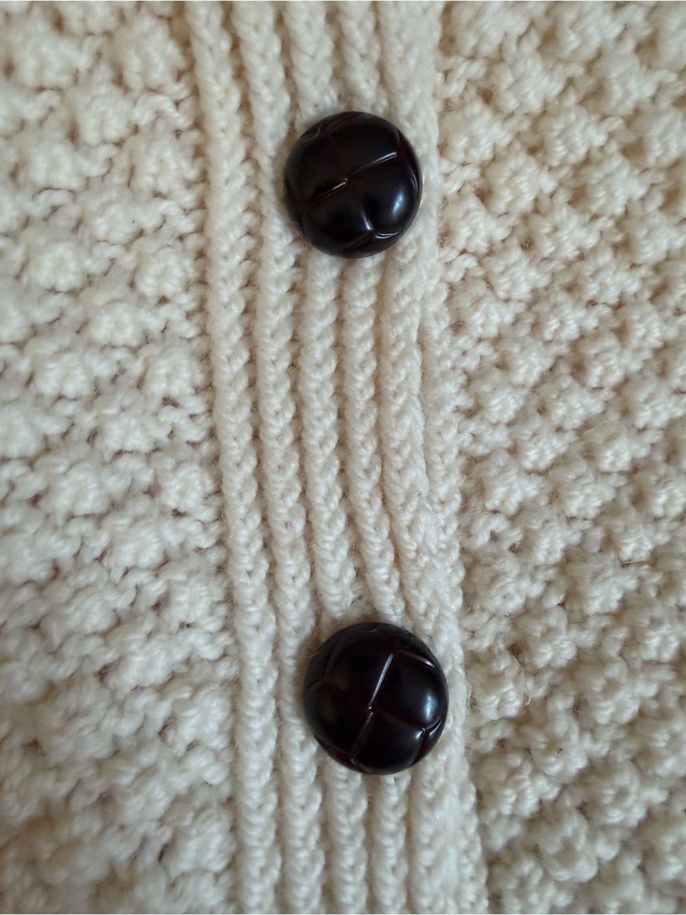 Vintage Carraig Donn Irish Merino Wool Aran Cable Knit Cardigan - Picture 9 of 9